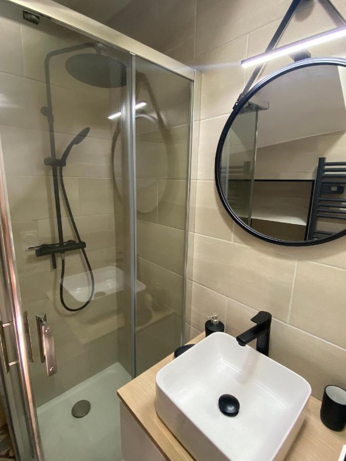 T2 4 Places 4Min A Pied Chateau 波城 外观 照片